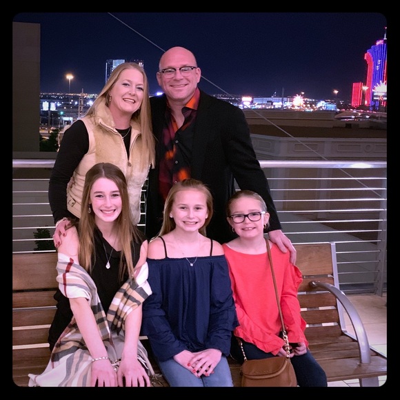 Meet your Posher, Kari - Picture 1 of 1